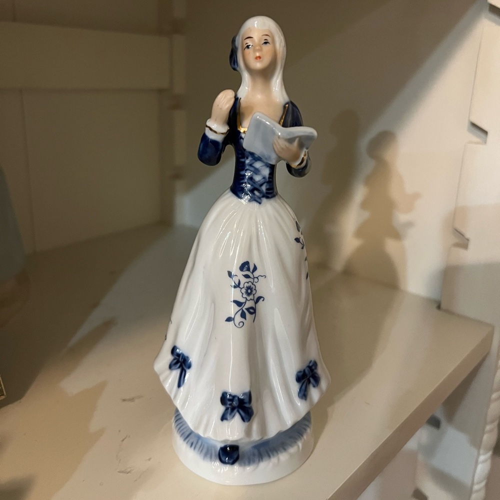 Vintage French Regency Lady Figurine